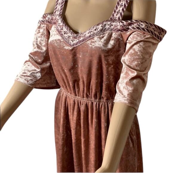 NEW Lucky Brand Pink Crushed Velvet Embroidery Cold Shoulder Pockets Dress Small - Picture 4 of 12